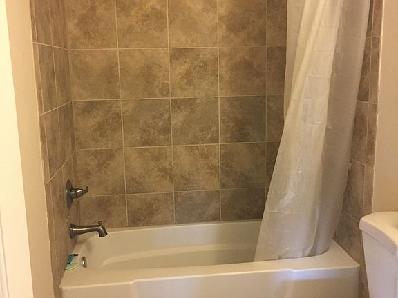 3rd image of 2920 Greenhill Ct
