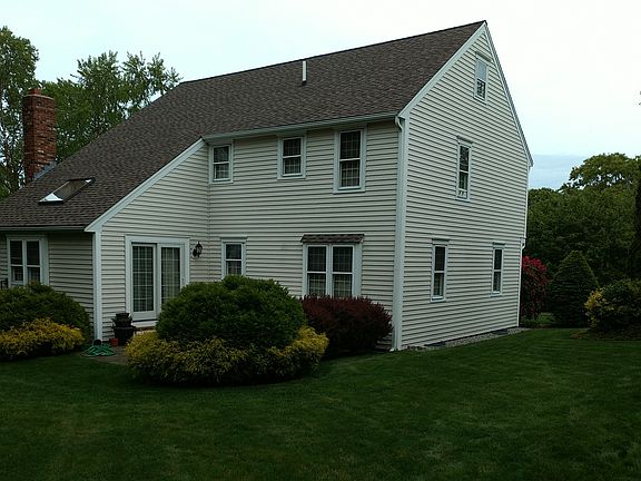 4th image of 15 E Bay Ln