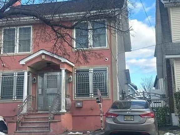 2nd image of 325-327 N 11th St