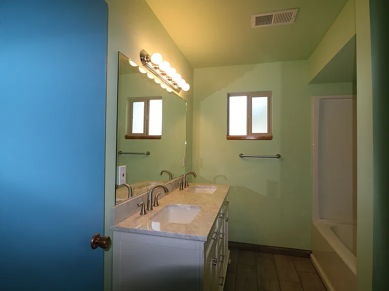 508 Las Marias Dr SE — Photo 28