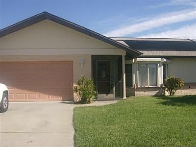 4th image of 803 SE 20th Pl