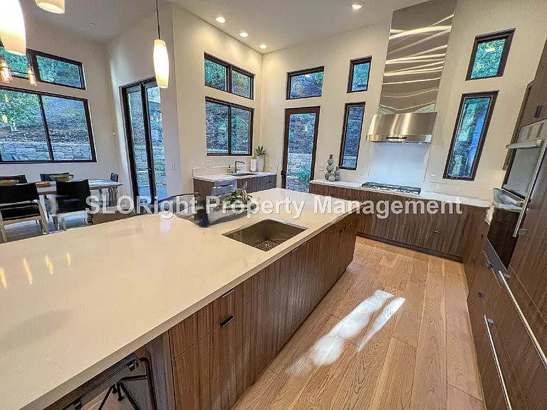 2279 San Luis Dr — Photo 7