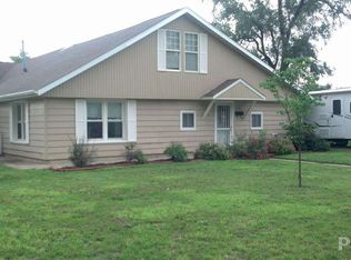 1601 Caroline St, Pekin, IL