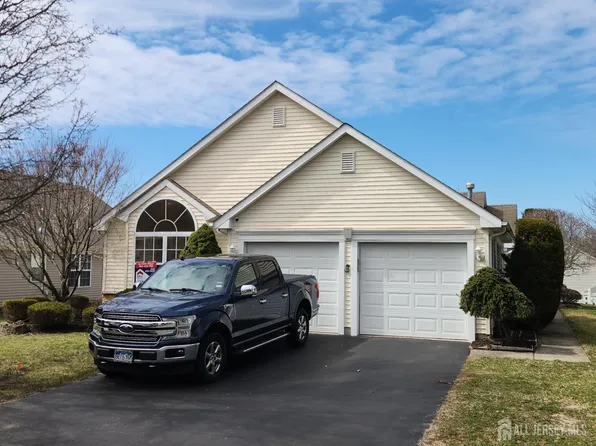 20 Winding River Rd, Lakewood, NJ 08701