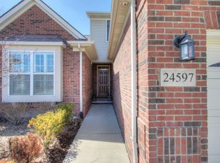24597 Rosemont Dr #59, South Lyon, MI