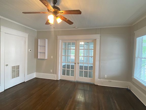 3rd image of 405 Bradley St Unit C
