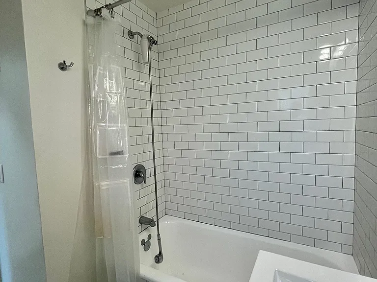 1406 N Formosa Ave #1/2 — Photo 25