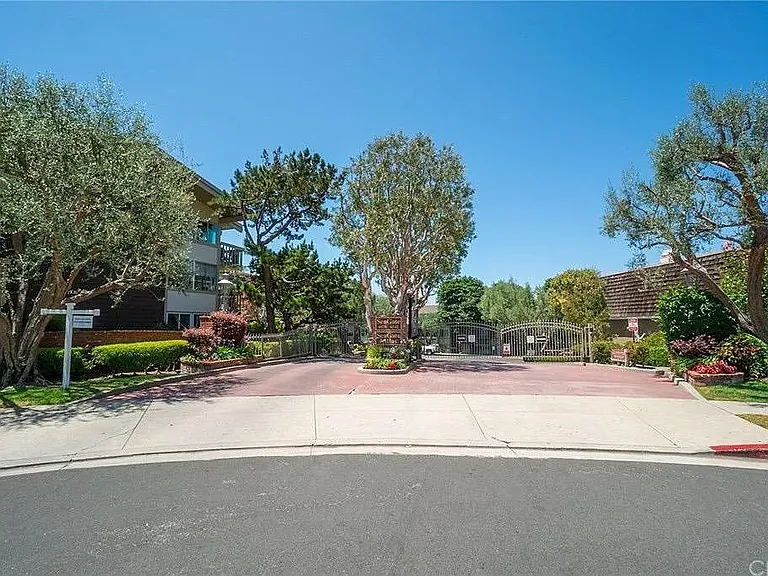 6526 Ocean Crest Dr #A302 — Photo 12