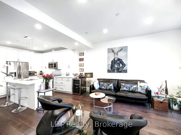 135 Orr St #209, Cobourg, ON K9A 0J6