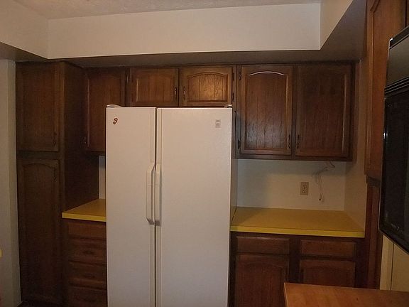 5th image of 928 Trimble Pl