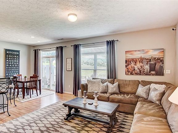 3rd image of 9293 Great Lakes Cir