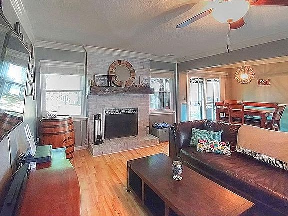 3rd image of 1808 John Brown Ln