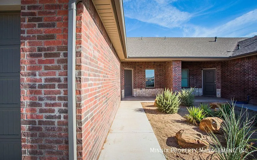 2 bedroom/ 2 bath | Frenship Isd | 1112 N. 7th St. — Photo 2