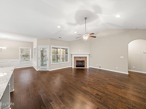 4th image of 3369 Flagstaff Ln