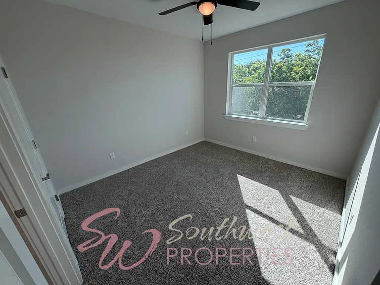 577 Galt Dr — Photo 24