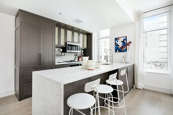 Rented by Extell Marketing Group LLC | media 37