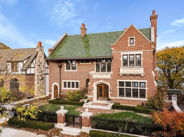 4232 North Lake DRIVE, Shorewood, WI 53211