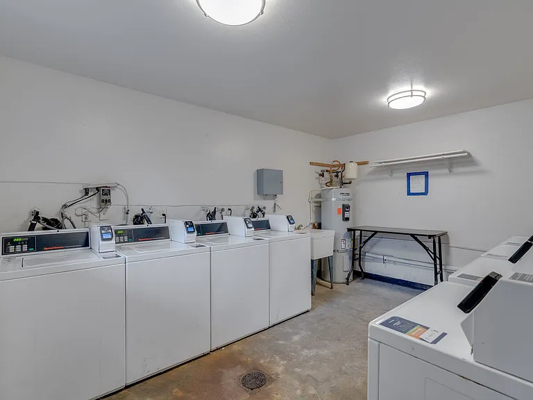 Executive 1801 — Photo 10
