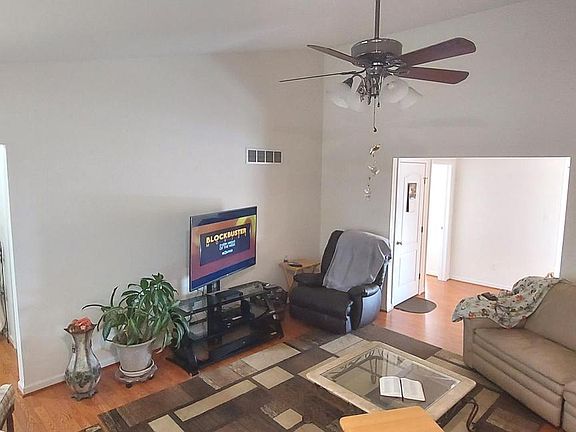 4th image of 43 Vincent Ct