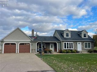 9104 Cherry Rd, Vermilion, OH 44089