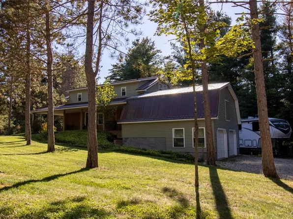 31 Riverside Dr, Gouverneur, NY 13642