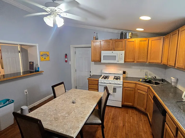 4709 Fowler St — Photo 7