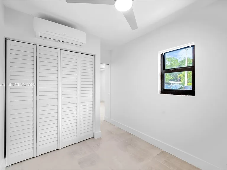 551 NE 26th St #1 — Photo 5