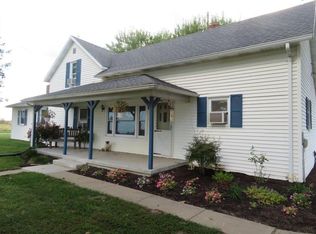 1743 County Road 540 E, Cisne, IL 62823