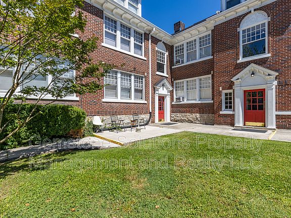 4th image of 804 Walker St APT 4