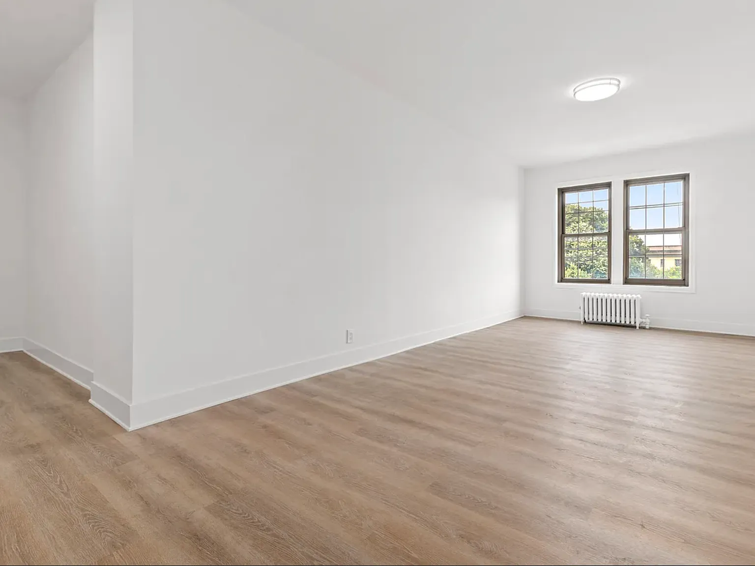 1100 Grand Concourse — Photo 3