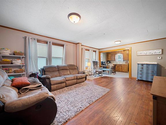 2nd image of 2818 1st Ave