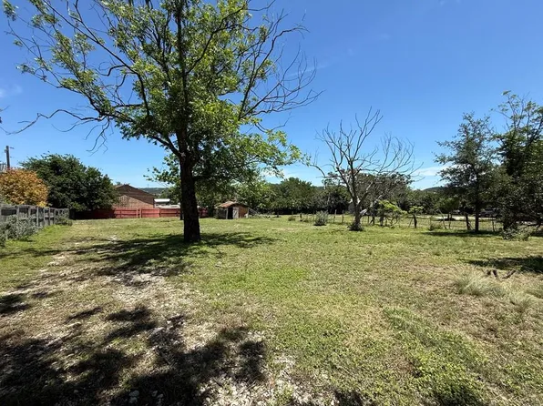 1521 Marion Dr, Kerrville, TX 78028
