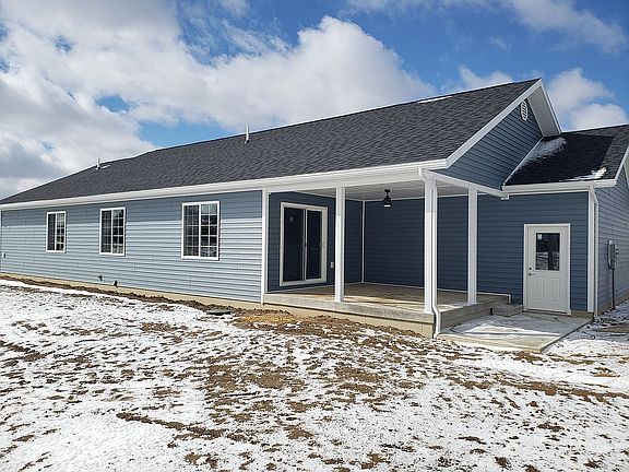 Covered porch with fan/ light