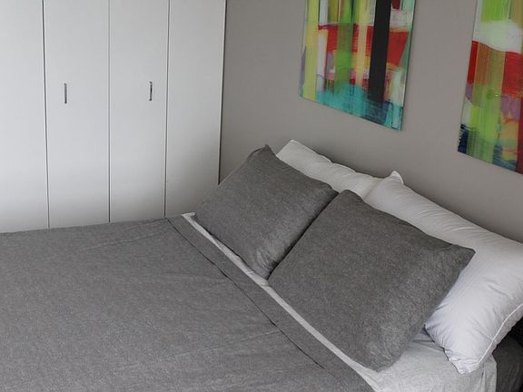 Wall long closet in bedroom