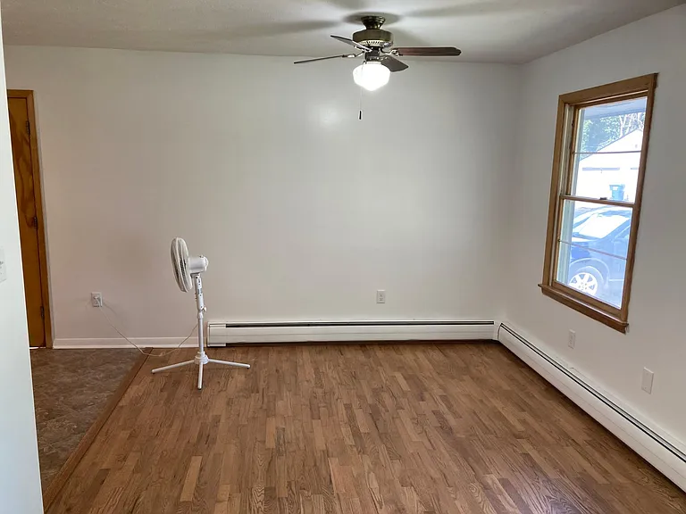 503 W Cedar St — Photo 5