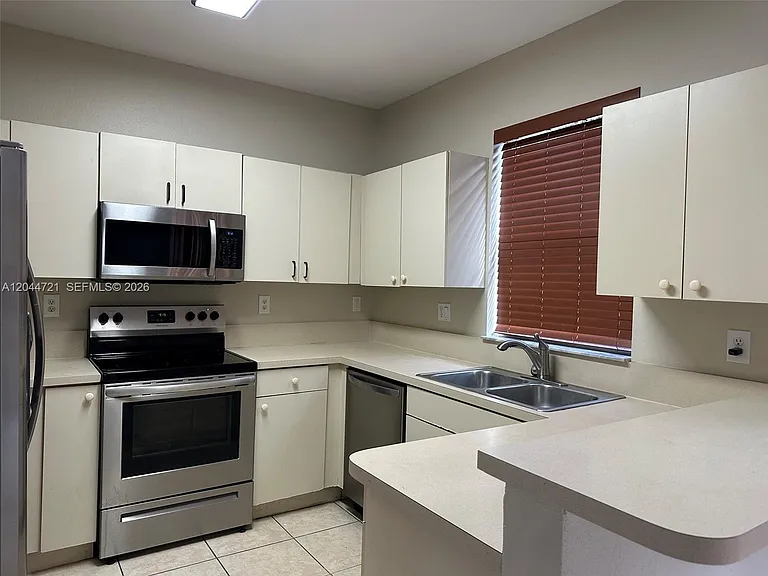 13741 SW 274th Ter — Photo 11