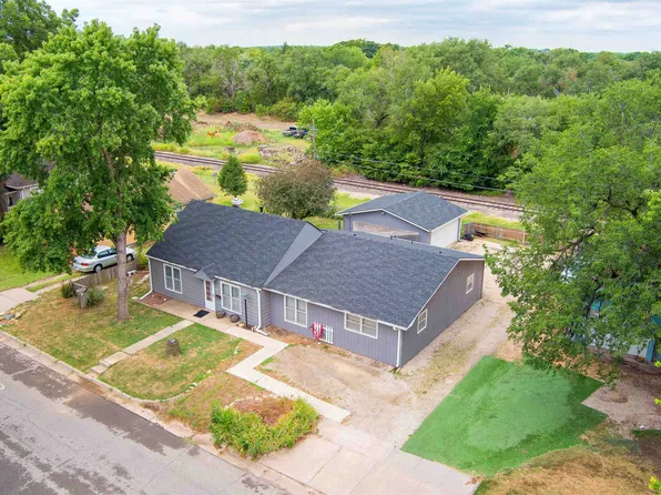 900 Hancock Ave, Salina, KS 67401