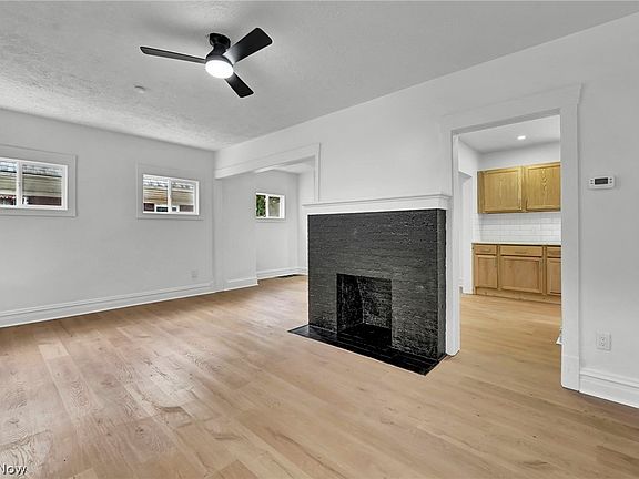 4th image of 1584 Hampton Rd