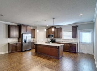 8103 4th St, Navarre, FL 32566