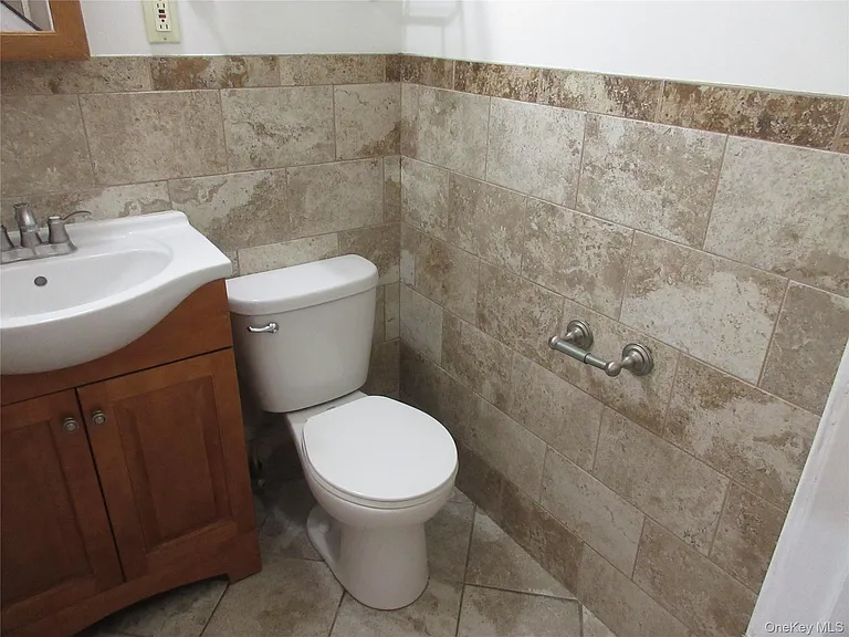 108 Coolidge St — Photo 10
