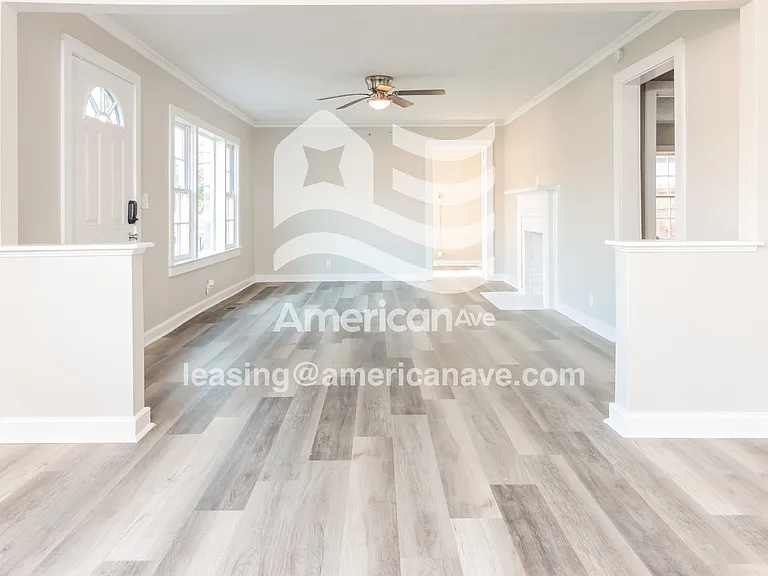 528571_004_living_room_13948994.jpg