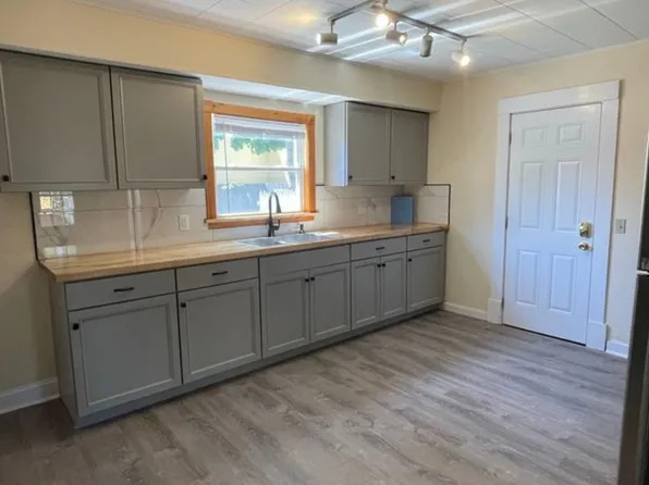 17-19 Lafountain, 17-19 Lafountain St, Burlington, VT 05401