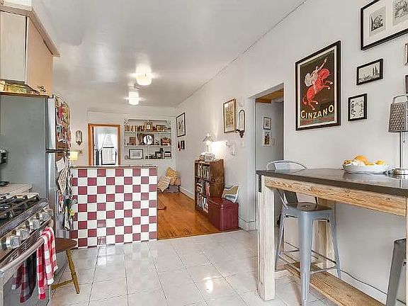 3rd image of 217 Smith St #2