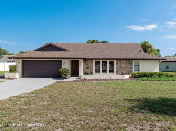 9009 Heather Blvd, Weeki Wachee, FL 34613