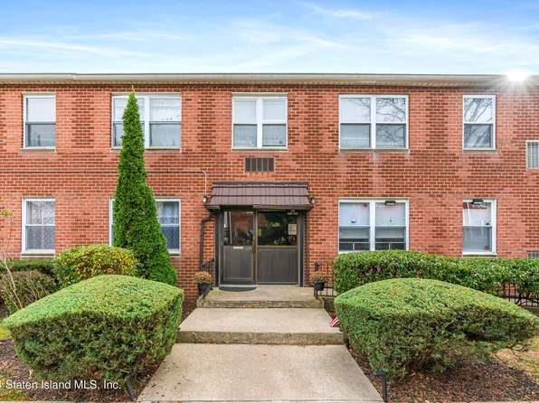 28 Fenway Cir APT 1-3, Staten Island, NY 10308