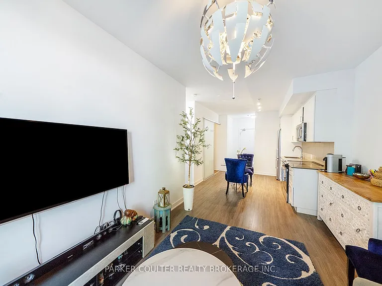 681 Yonge St #114 — Photo 14