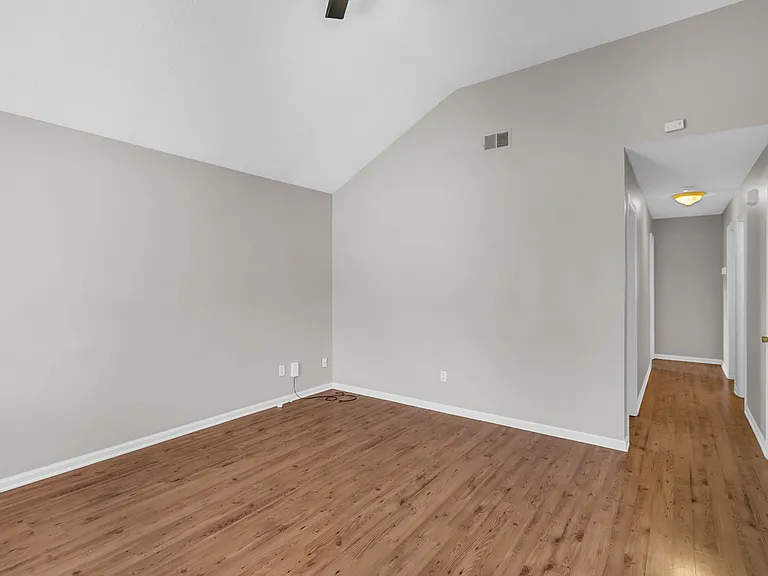 810 N Willie St — Photo 6