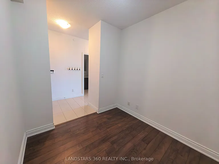 277 S Park Rd #802 — Photo 8