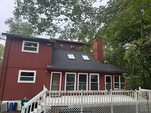 8551 Bumble Bee Way, Tobyhanna, PA 18466