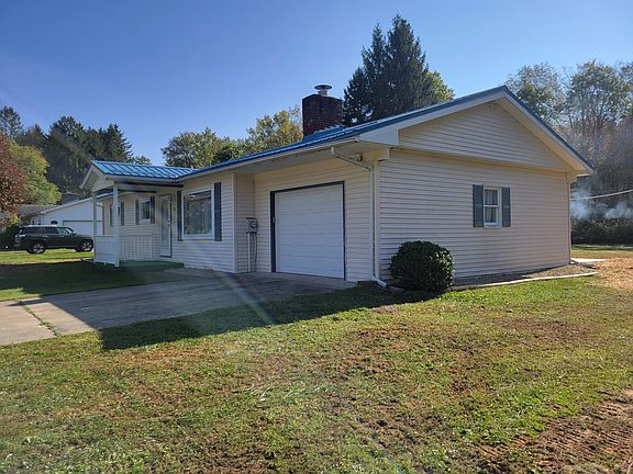 2nd image of 222 Oak Ln